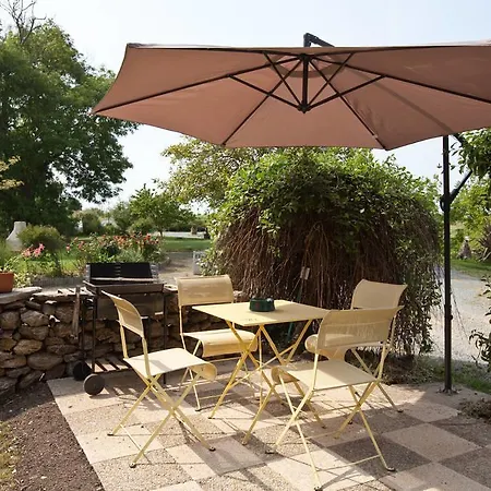 D'hotes Du Manoir Du Salmon Bed & Breakfast 3*