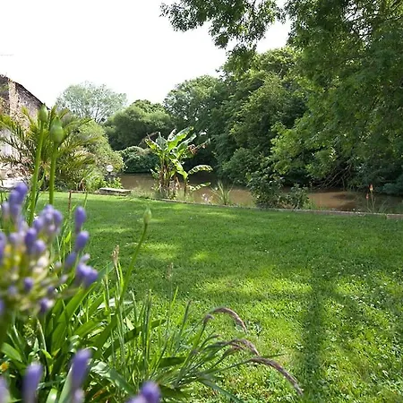 D'hotes Du Manoir Du Salmon Bed & Breakfast 3*